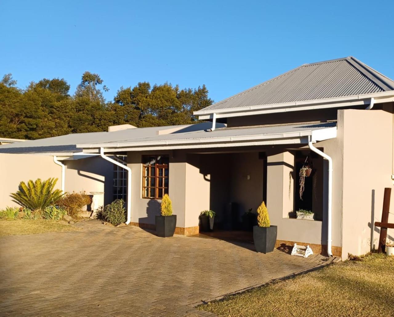 Гостевой дом Drakensberg Mountain Retreat Бергвилль Экстерьер фото