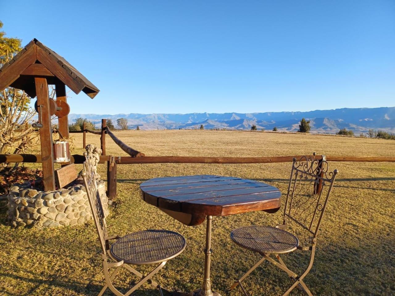 Гостевой дом Drakensberg Mountain Retreat Бергвилль Экстерьер фото